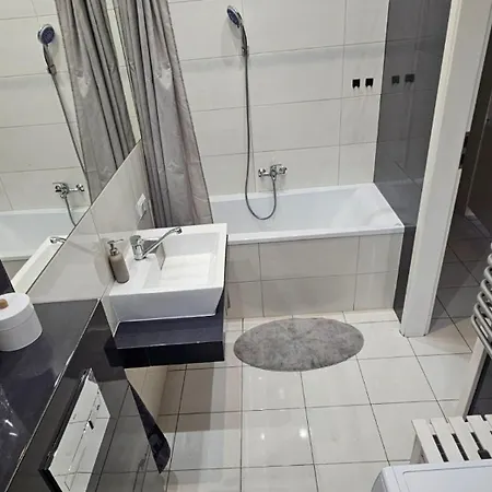 Διαμέρισμα Wilda, Centrum, Duzy Z Garazem *